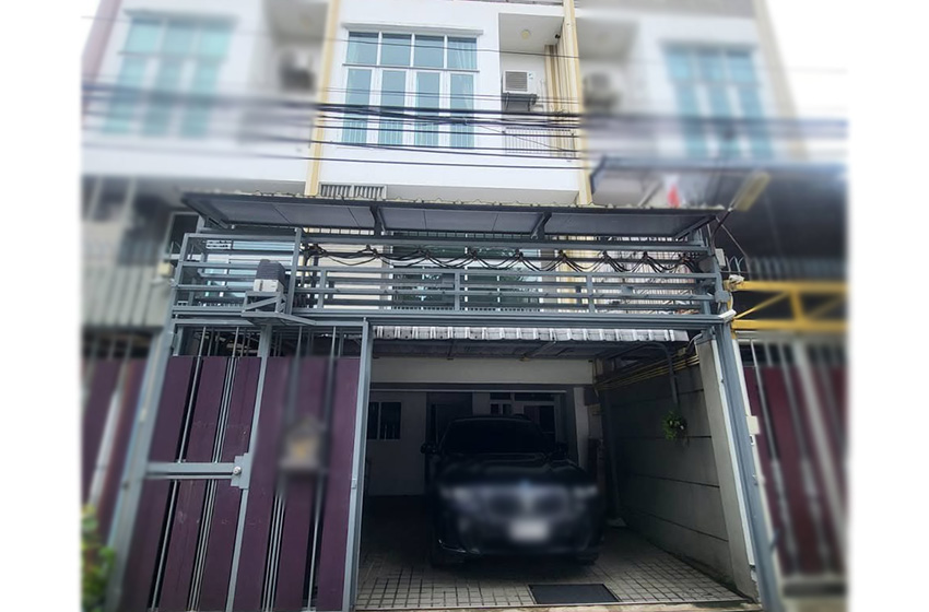 Townhouse in Sukhumvit 